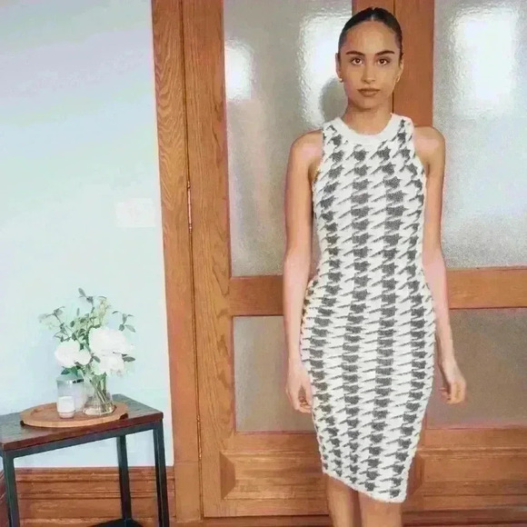 Brown Fuzzy Knit Houndstooth Bodycon Dress - Picture 4 of 10